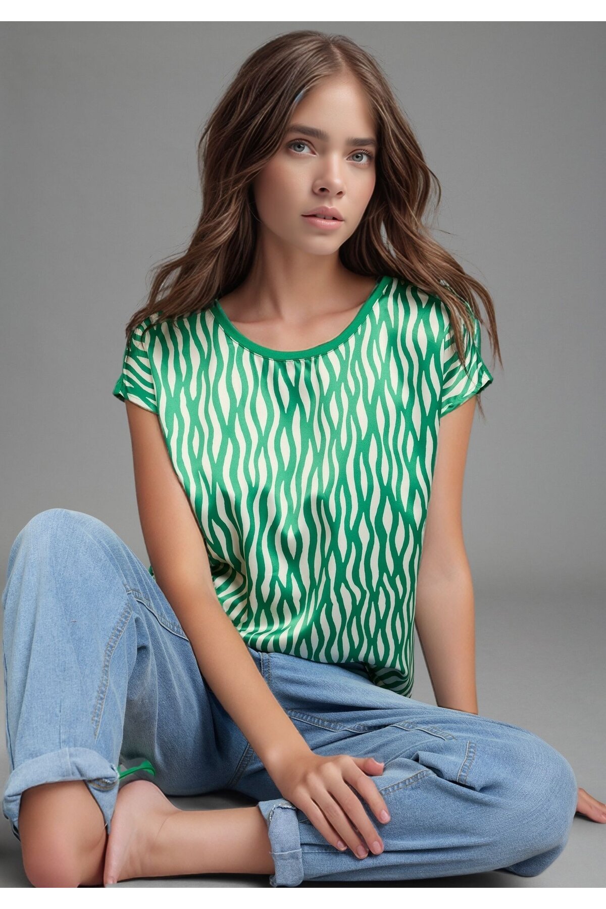 Kadın Bisiklet Yaka Saten Viskon Kısa Kol Spor Şık Desenli Bluz