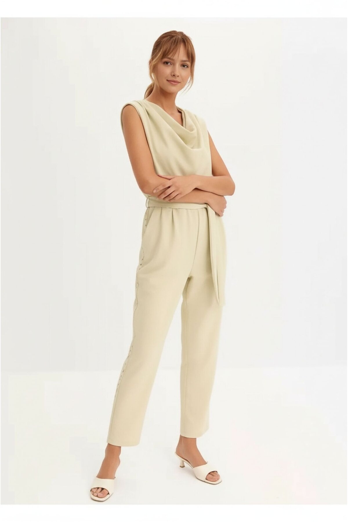 Kadın Degaje Yaka Kolsuz Pantolon Bluz Görünümlü Spor Şık Büyük Beden Curve Kuşaklı Tulum