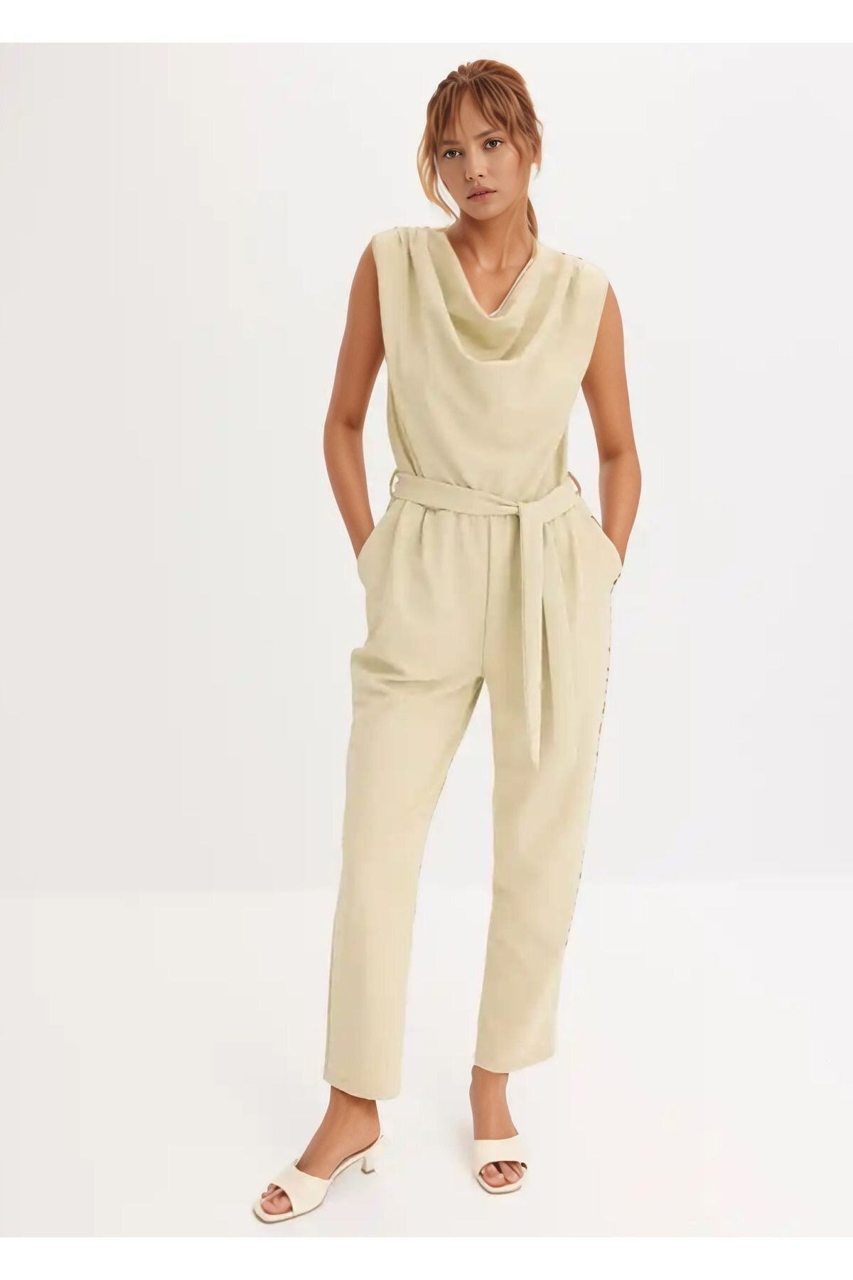 Kadın Degaje Yaka Kolsuz Pantolon Bluz Görünümlü Spor Şık Büyük Beden Curve Kuşaklı Tulum