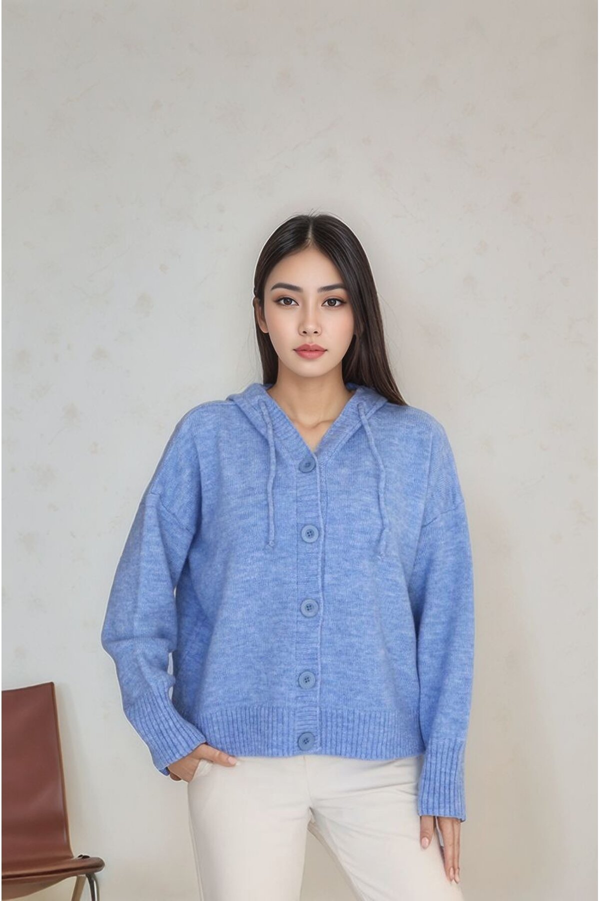 Kadın Kapüşonlu Önden Düğmeli Yumoş Triko Spor Şık Tesettüre Uygun Kışlık Ceket