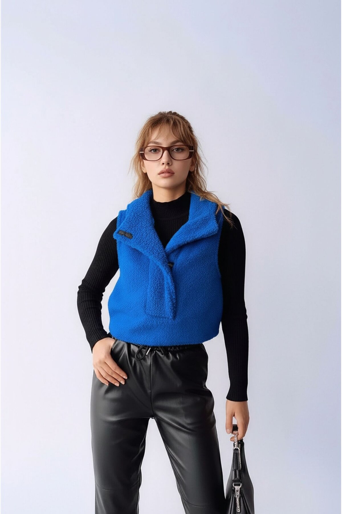 Kadın Önü Çıtçıtlı Kapüşonlu Yan Cepli Tasarım Yaka Spor Şık Crop Peluş Yelek