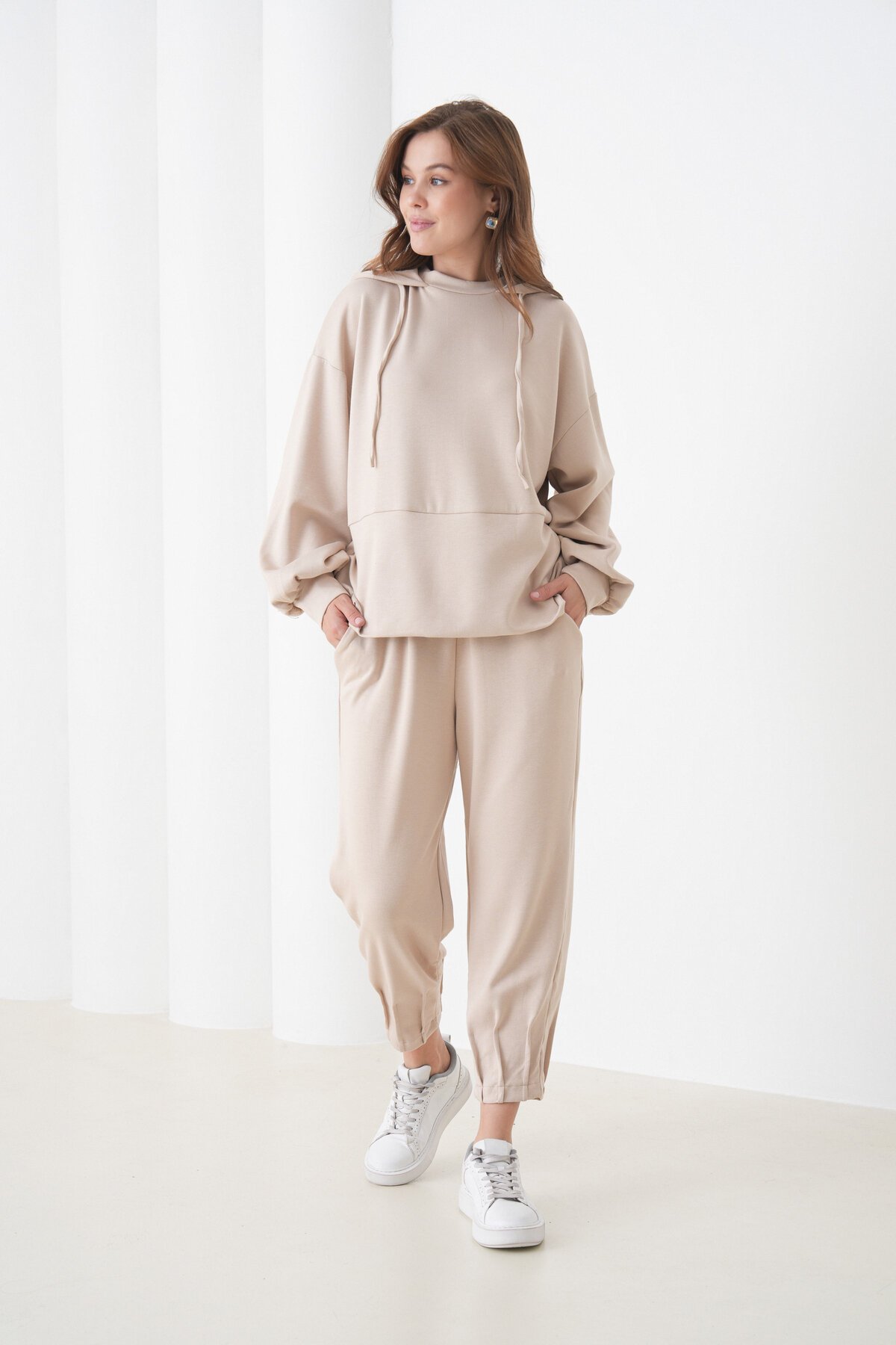 Kadın Oversize Kapüşonlu Sweatshirt Pileli Tasarım Pantolonlu Tesettüre Uygun Eşofman Takımı