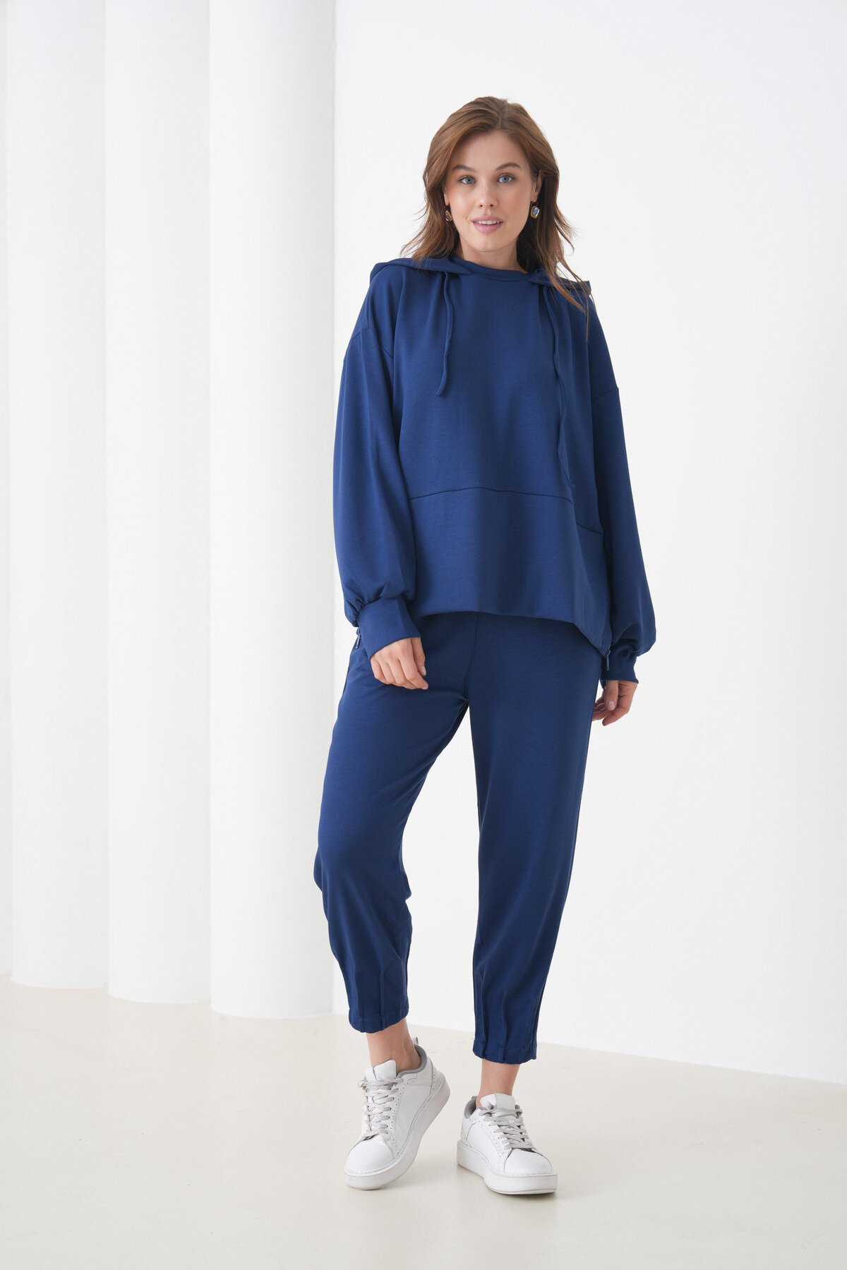 Kadın Oversize Kapüşonlu Sweatshirt Pileli Tasarım Pantolonlu Tesettüre Uygun Eşofman Takımı