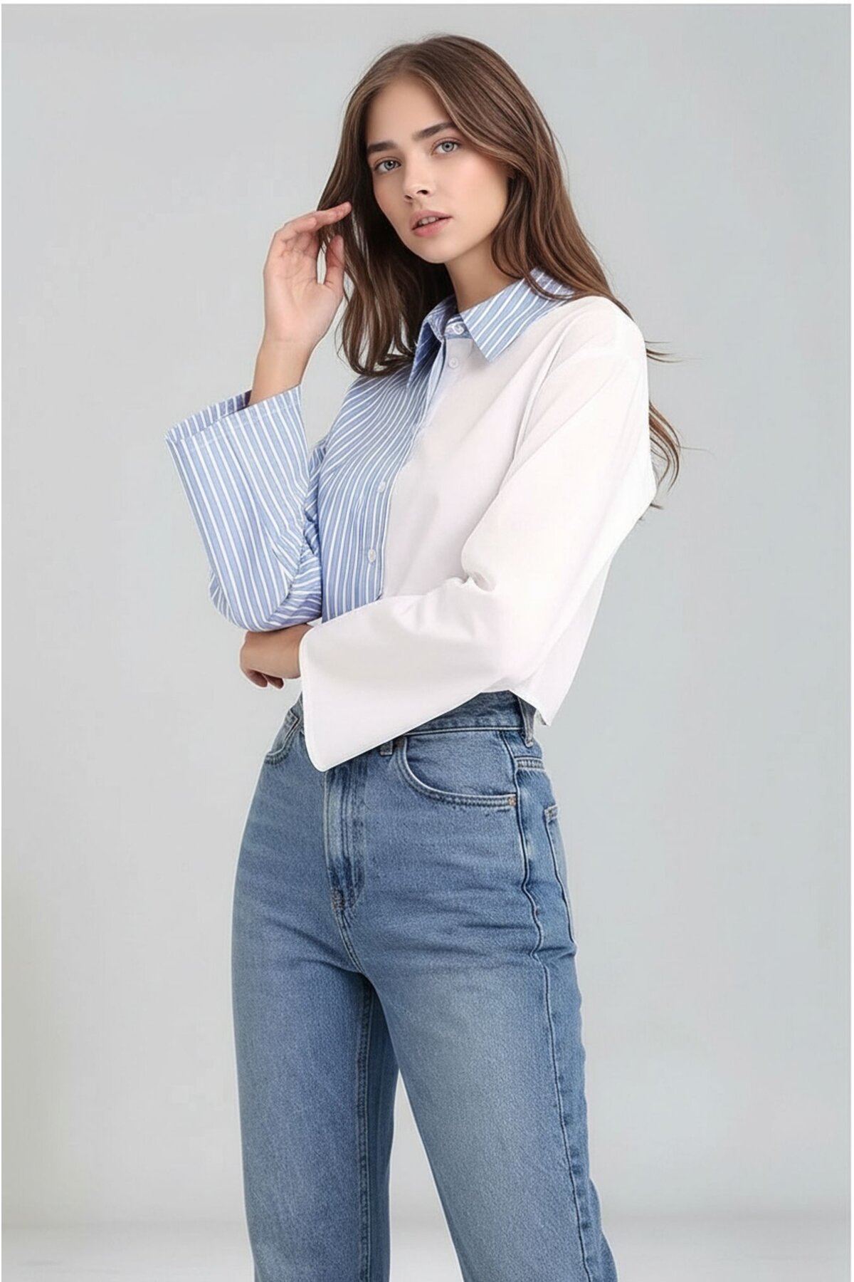 Kadın Özel Tasarım Asimetrik Kesim Düğmeli Çizgi Garnili Crop Boy Gömlek