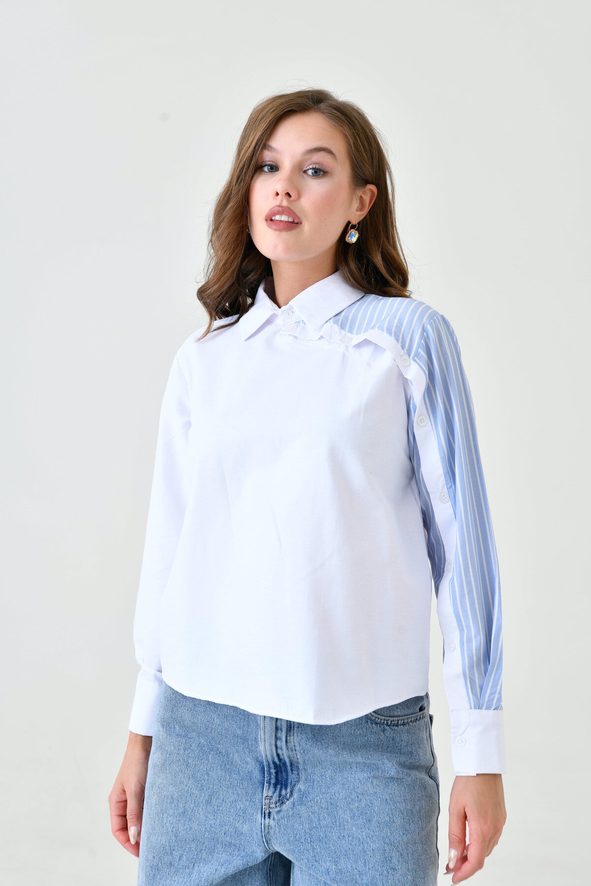 Kadın Özel Tasarım Yaka Kol Düğmeli Çizgi Garnili Tesettüre Uygun Bluz Gömlek