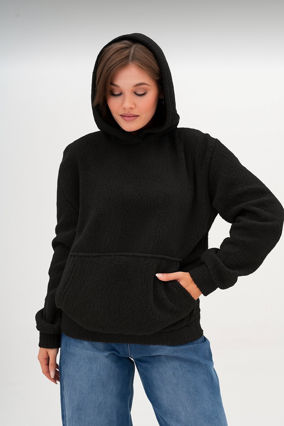 Kadın Peluş Kumoş Kanguru Cepli Kapüşonlu Rahat Kalıp Standart Sweatshirt