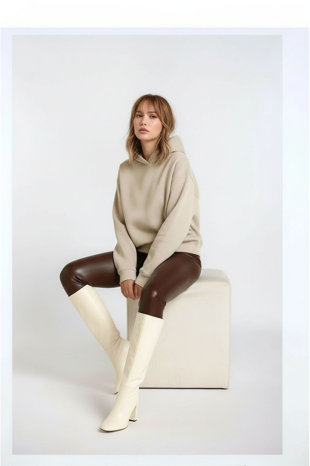 Kadın 3 İplik Kalın Kapüşonlu Oversize Curve Kalıp Uzun Kol Sweatshirt Kazak