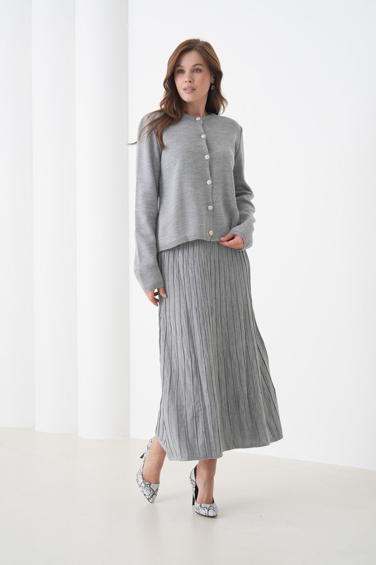 Kadın Pileli Etek Kazağı Düğmeli Tesettüre Uygun Örgü Triko Etekli Ceket Takım