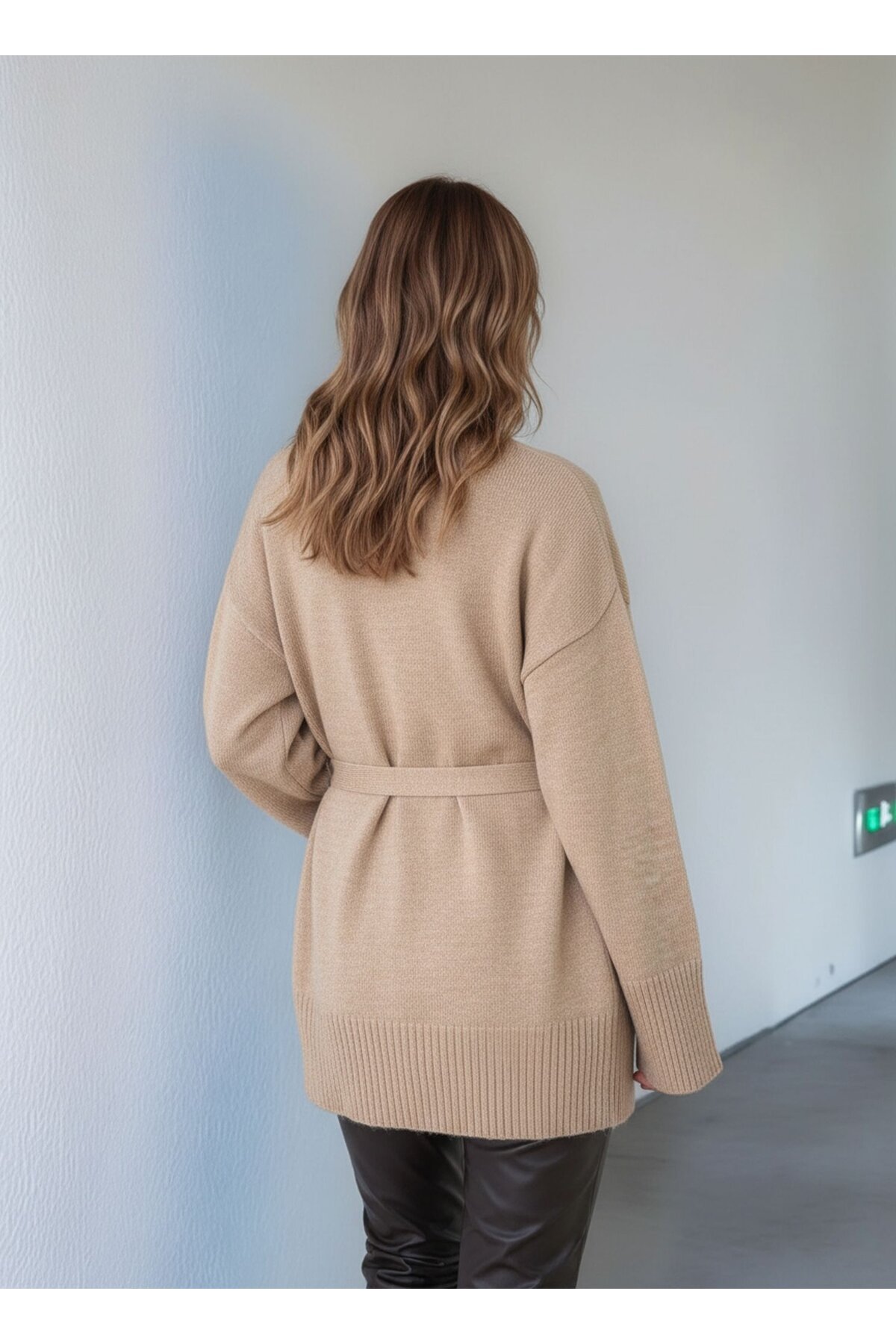 Kadın Tesettüre Uygun Midi Boy Kruvaze Kapama Kuşaklı Uzun Kol Cepli Spor Şık Triko Hırka Ceket