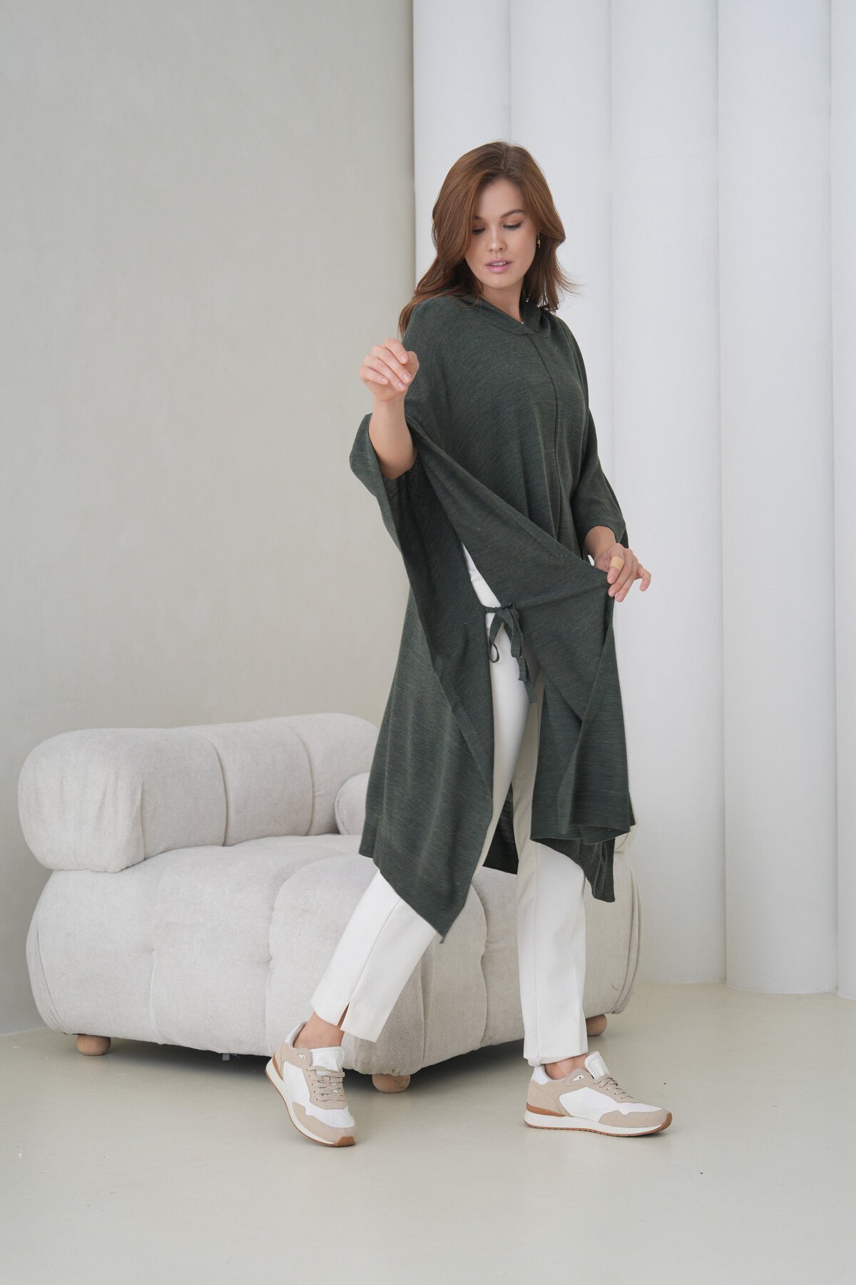 Kadın Tesettüre Uygun Yandan Bağlamalı Asimetrik Kesim Kapüşonlu Geniş Kalıp Panço Ceket