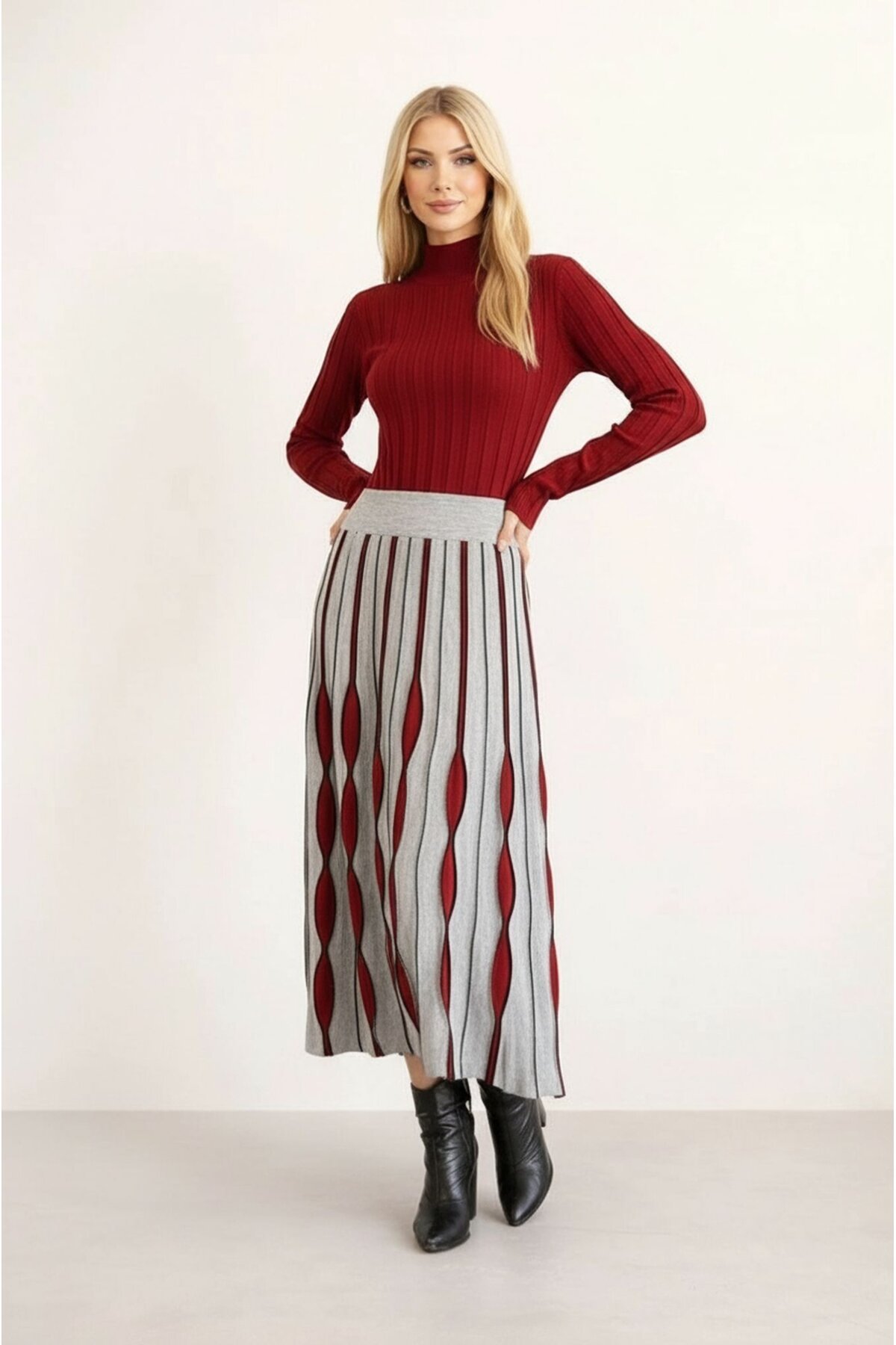 Kadın Uzun Kol Bisiklet Yaka Eteği Renkli Katlı Spor Şık Tesettüre Uygun Triko Tasarım Elbise