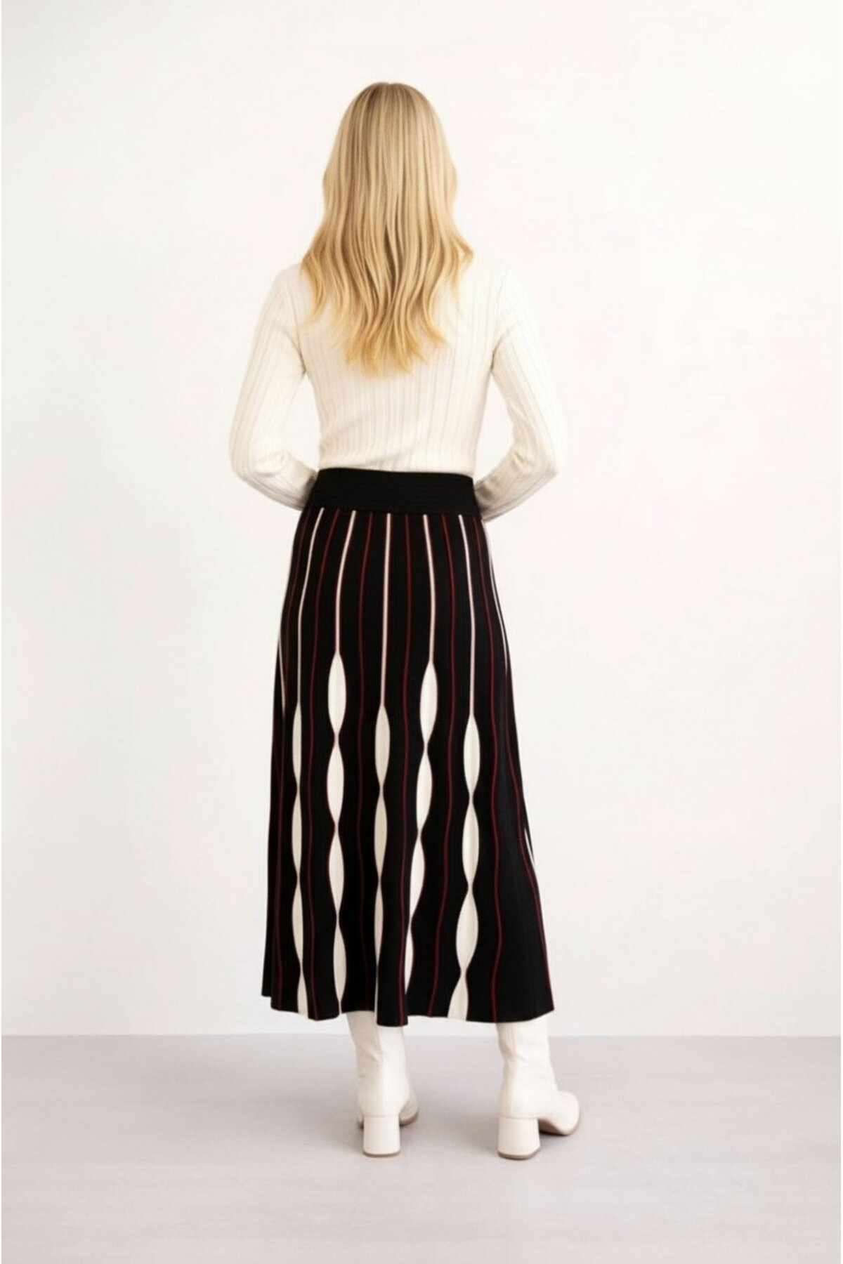 Kadın Uzun Kol Bisiklet Yaka Eteği Renkli Katlı Spor Şık Tesettüre Uygun Triko Tasarım Elbise