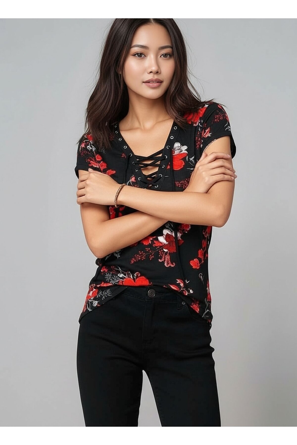 Kadın  V Yaka Kuş Gözü Bağcıklı Tasarım Yarım Kol Spor Şık Curve Viskon Bluz