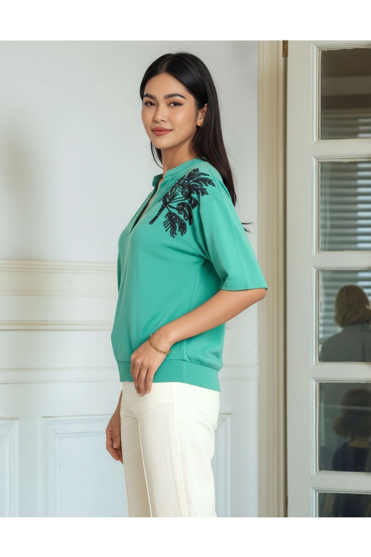 Kadın V Yaka Pamuk Viskon Kısa Kol Spor Şık Çiçek Nakışlı Bluz