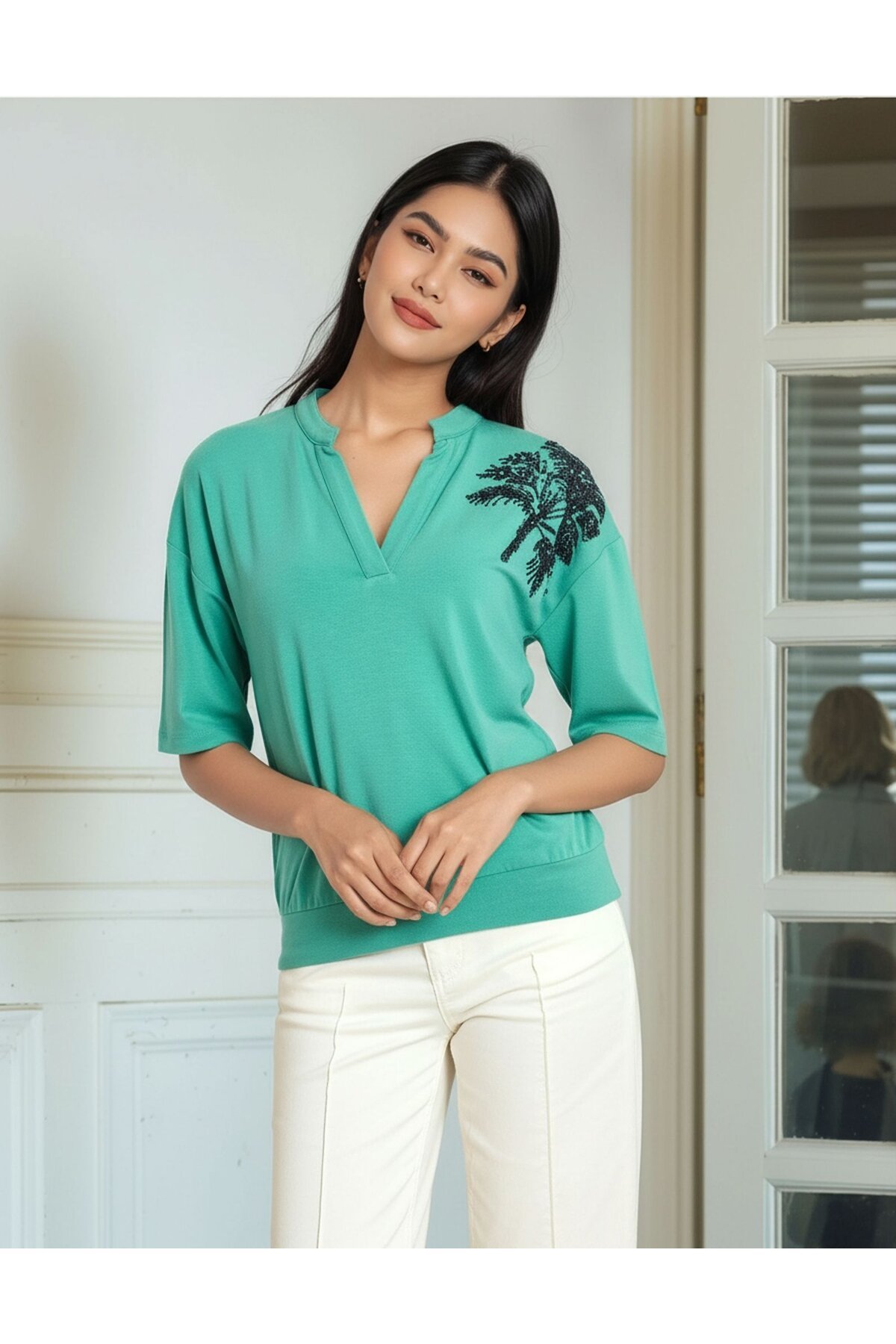 Kadın V Yaka Pamuk Viskon Kısa Kol Spor Şık Çiçek Nakışlı Bluz
