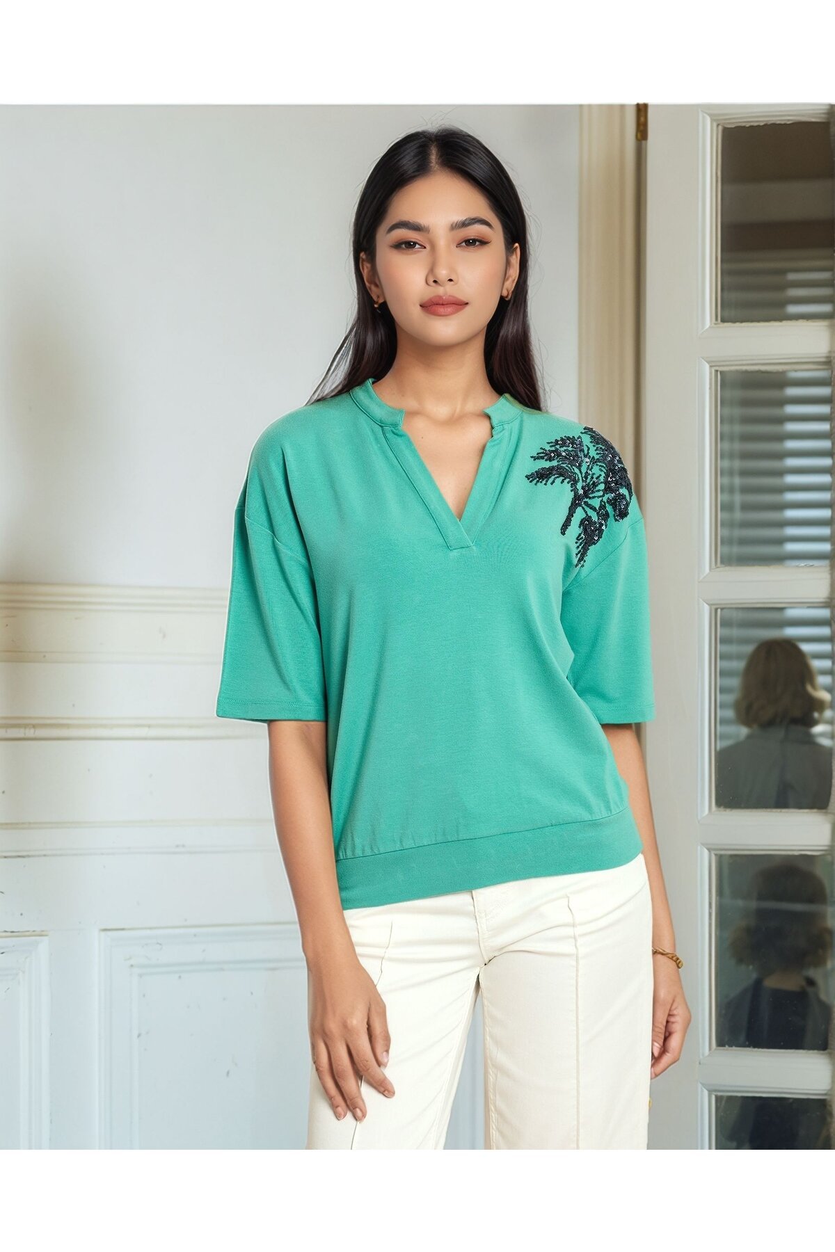 Kadın V Yaka Pamuk Viskon Kısa Kol Spor Şık Çiçek Nakışlı Bluz