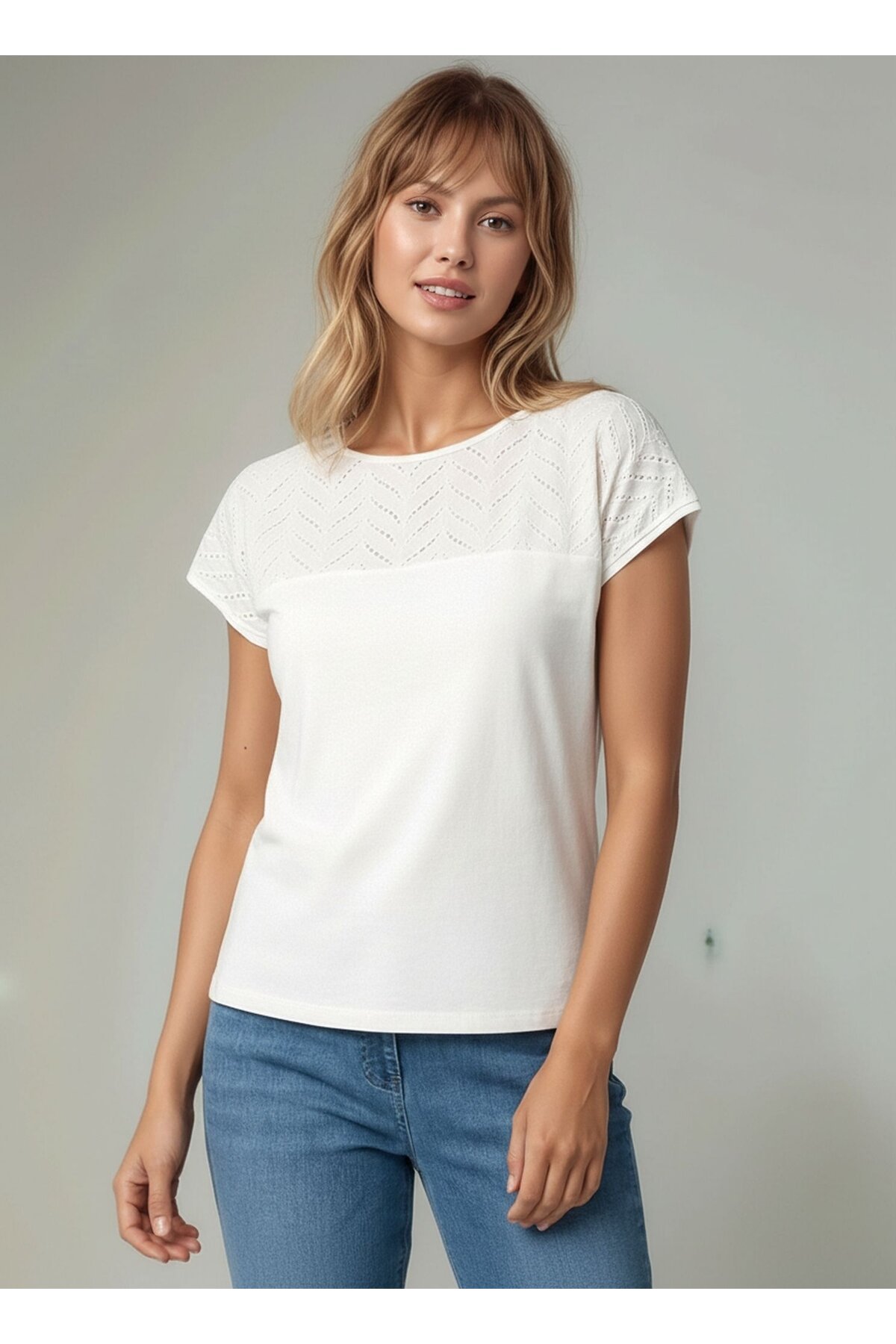 Kadın Yakası Dantel Brode Güpürlü Yarım Kol Spor Şık Curve Viskon Bluz