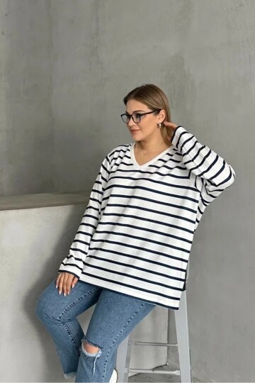 Kadın V Yaka Büyük Beden Oversize Kalıp Geniş Tunik Boy Yırtmaçlı Çizgili Uzun Kol Curve Yumoş Bluz