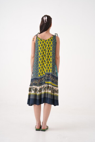 Kadın Kolsuz Desenli Eteği Pileli Büyük Beden Curve Yazlık Askılı Elbise