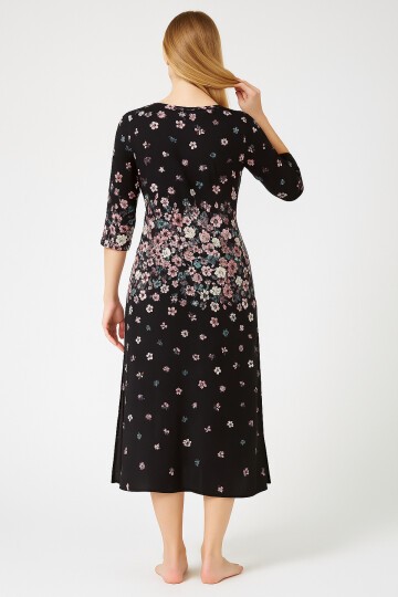 Kadın Kruvaze Yaka Rahat Kesim Truvakar Kol Desenli Viskon Günlük Midi Büyük Beden Elbise Gecelik