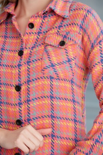 Kadın Pembe Çok Renkli Desenli Oduncu Oversize Tunik Boy Etek Ucu Püsküllü Ceket Gömlek