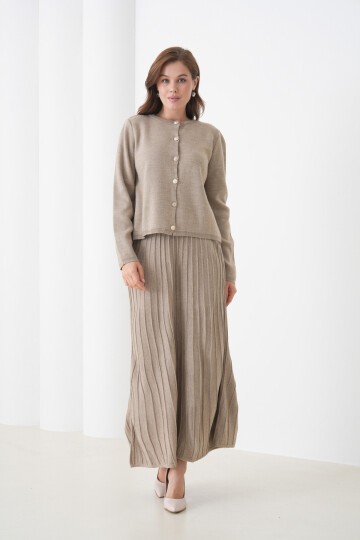 Kadın Pileli Etek Kazağı Düğmeli Tesettüre Uygun Örgü Triko Etekli Ceket Takım