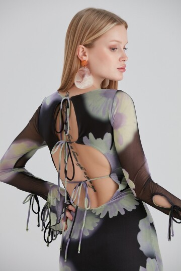 Kadın Sırt Dekolteli Uzun Boy Çiçekli Tül Spor Şık Siyah Kol Detaylı Elbise