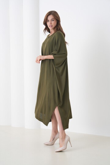 Kadın Tesettüre Uygun Önden Düğmeli Asimetrik Kesim Yarasa Kol Şık Geniş Kalıp Panço Ceket