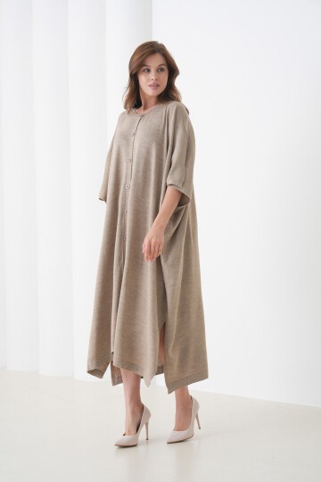 Kadın Tesettüre Uygun Önden Düğmeli Asimetrik Kesim Yarasa Kol Şık Geniş Kalıp Panço Ceket