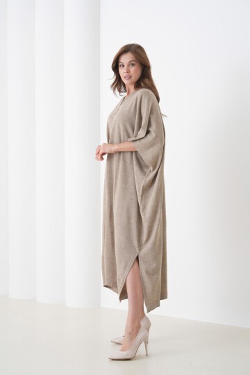 Kadın Tesettüre Uygun Önden Düğmeli Asimetrik Kesim Yarasa Kol Şık Geniş Kalıp Panço Ceket