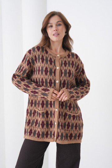 Kadın Tesettüre Uygun Önden Düğmeli CepliUzun Kol Şık Geniş Kalıp Desenli Triko Ceket