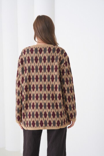 Kadın Tesettüre Uygun Önden Düğmeli CepliUzun Kol Şık Geniş Kalıp Desenli Triko Ceket