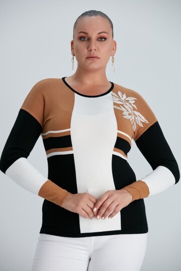 Kadın Üç Renkli Çiçek Desenli Taş Detaylı Premimum Kalite Şık Curve Anne Büyük Beden Triko Bluz