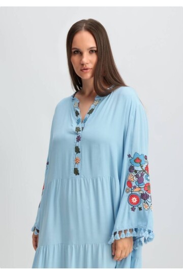 Kadın V Yaka Uzun Kol Çiçek Nakışlı Tesettüre Uygun Curve Büyük Beden Maxi Elbise