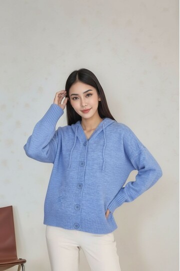 Kadın Kapüşonlu Önden Düğmeli Yumoş Triko Spor Şık Tesettüre Uygun Kışlık Ceket