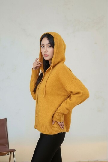 Kadın Kapüşonlu Önden Düğmeli Yumoş Triko Spor Şık Tesettüre Uygun Kışlık Ceket