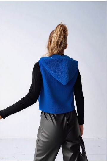 Kadın Önü Çıtçıtlı Kapüşonlu Yan Cepli Tasarım Yaka Spor Şık Crop Peluş Yelek