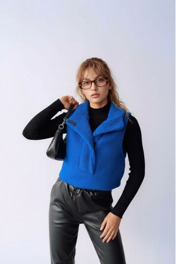 Kadın Önü Çıtçıtlı Kapüşonlu Yan Cepli Tasarım Yaka Spor Şık Crop Peluş Yelek