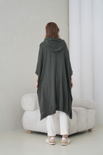 Kadın Tesettüre Uygun Yandan Bağlamalı Asimetrik Kesim Kapüşonlu Geniş Kalıp Panço Ceket