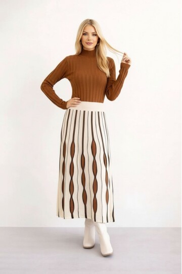 Kadın Uzun Kol Bisiklet Yaka Eteği Renkli Katlı Spor Şık Tesettüre Uygun Triko Tasarım Elbise