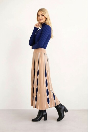 Kadın Uzun Kol Bisiklet Yaka Eteği Renkli Katlı Spor Şık Tesettüre Uygun Triko Tasarım Elbise