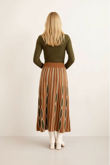 Kadın Uzun Kol Bisiklet Yaka Eteği Renkli Katlı Spor Şık Tesettüre Uygun Triko Tasarım Elbise