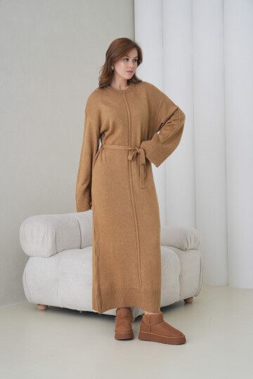 Kadın Uzun Kol Bisiklet Yaka Tesettüre Uygun Dokulu Kuşaklı Triko Spor Şık Maxi Boy Uzun Elbise