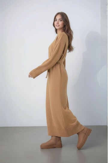 Kadın Uzun Kol Bisiklet Yaka Tesettüre Uygun Dokulu Kuşaklı Triko Spor Şık Maxi Boy Uzun Elbise