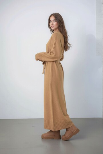 Kadın Uzun Kol Bisiklet Yaka Tesettüre Uygun Dokulu Kuşaklı Triko Spor Şık Maxi Boy Uzun Elbise