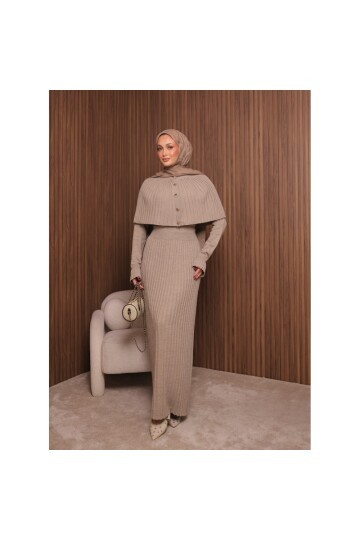 Kadın Uzun Kol Tasarım Şal Yaka Tesettüre Uygun Panço Düğme Detay Triko Şık Maxi Boy Uzun Elbise