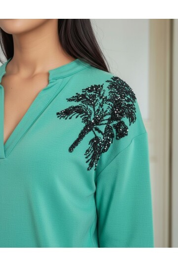 Kadın V Yaka Pamuk Viskon Kısa Kol Spor Şık Çiçek Nakışlı Bluz