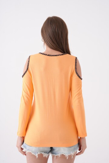 Kadon Omzu Açık Truvakar Kol Leopar Biyeli Rahat Kalıp Spor Şık Bluz